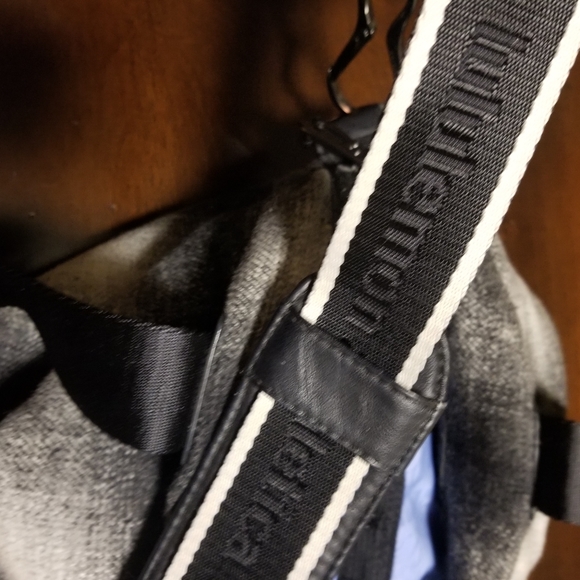 LULULEMON Athletica *Fast in Flight* Gray Plaid Wool Gym Tote Bag. - Picture 12 of 16